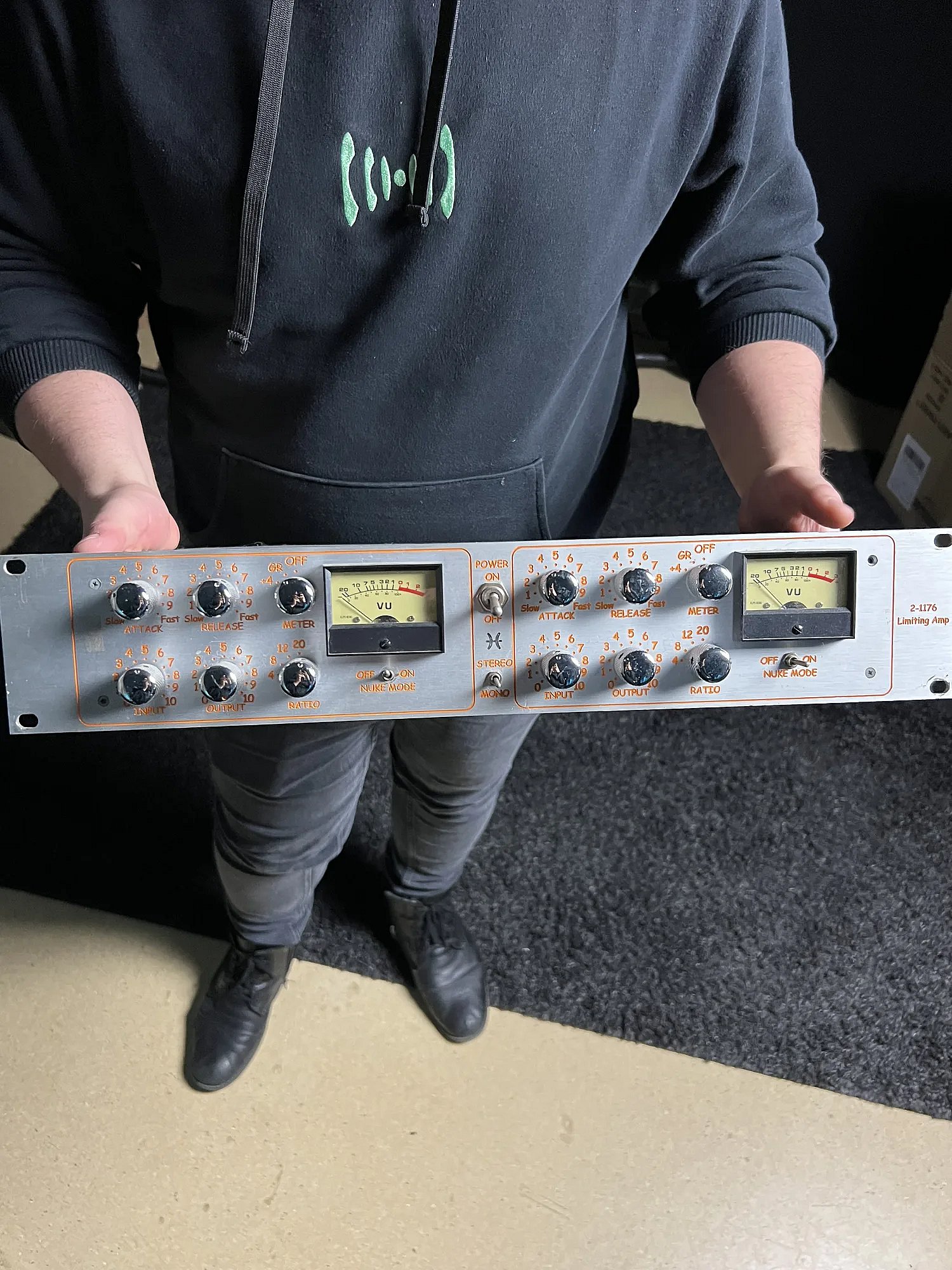 Rackowy kompresor Custom 2x 1176 z dwoma wskaźnikami VU