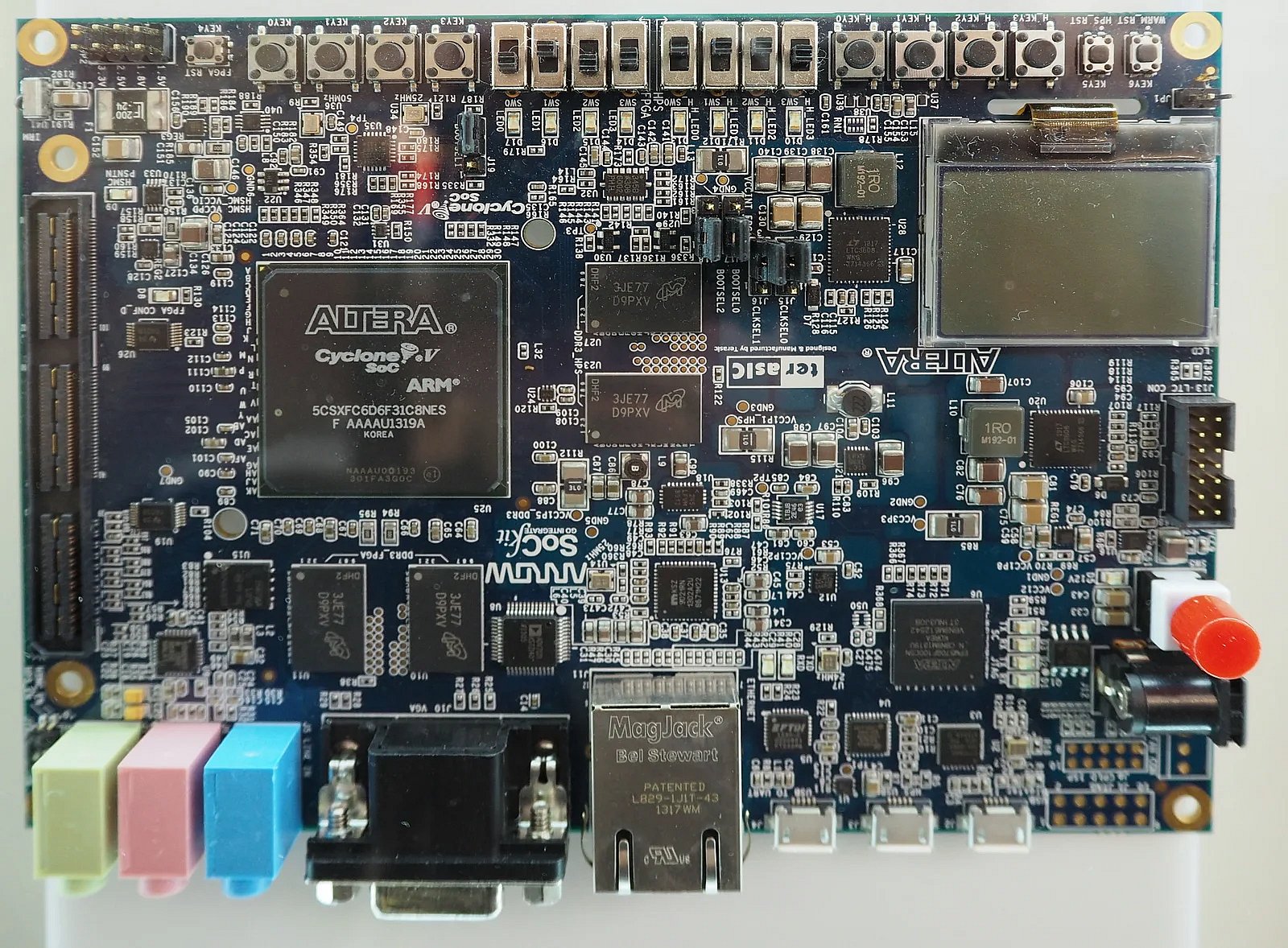 Płytka rozwojowa z układem FPGA Altera Cyclone V