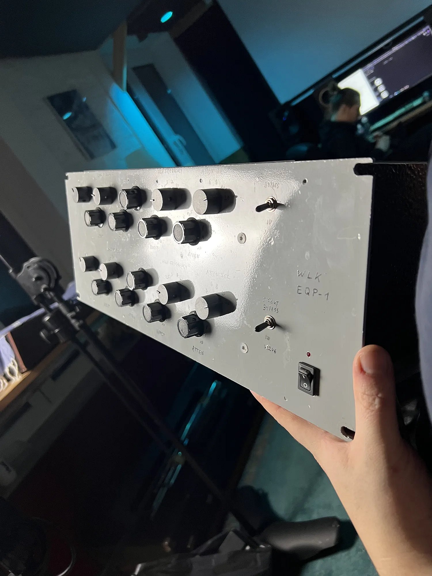 Korektor Custom Pultec stereo EQP-1 z rzędami pokręteł